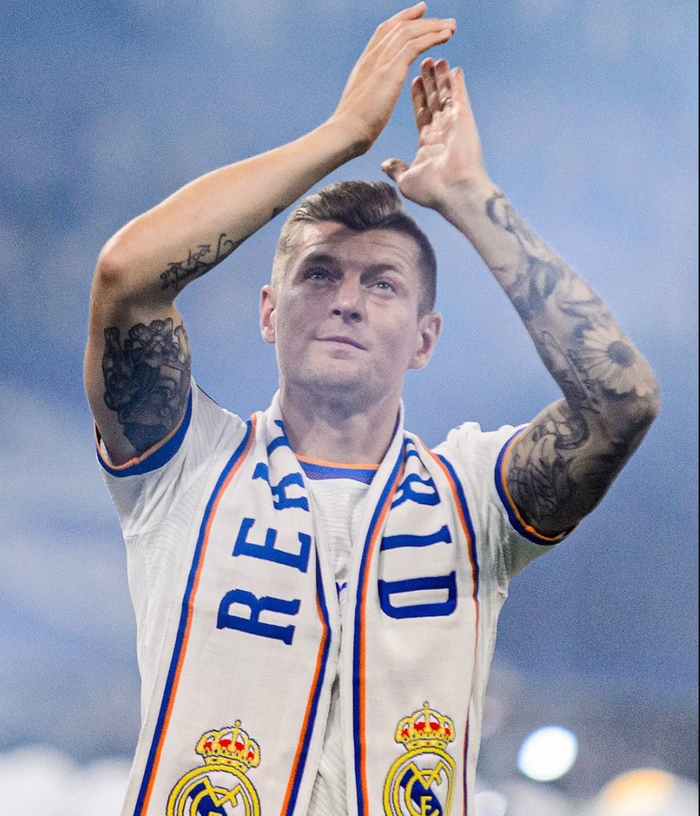 米体：国米愿7000万卖巴斯托尼给巴萨！皇马考虑下赛季请回克罗斯|罗马诺|巴塞罗那|托尼·克罗斯|曼联|国际米兰_新浪体育_新浪新闻